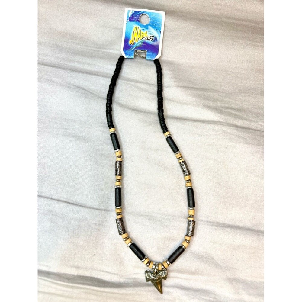 NWT Shark Jaws Beaded Necklace Shark Tooth Pendant Surfer Beach Style